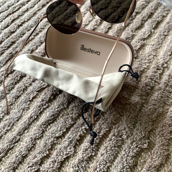 - NEW illesteva Mykonos Sunglasses Gold AX2 main image 2